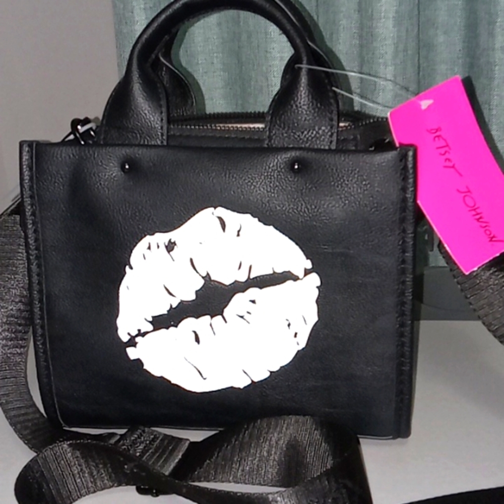 Betsey Johnson  ValentineTote satchel Lips CLEARANCE! FINAL PRICE!